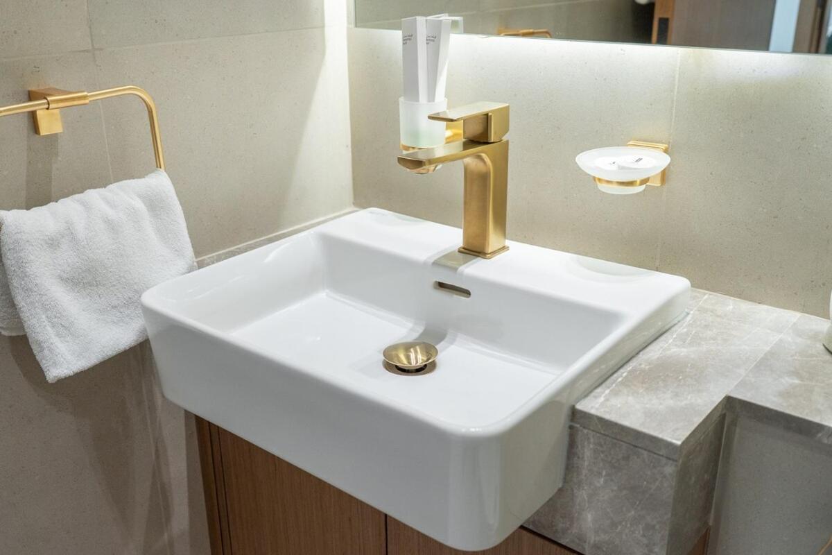 Modern 1bhk Binghatti Amber Managed By Czechin