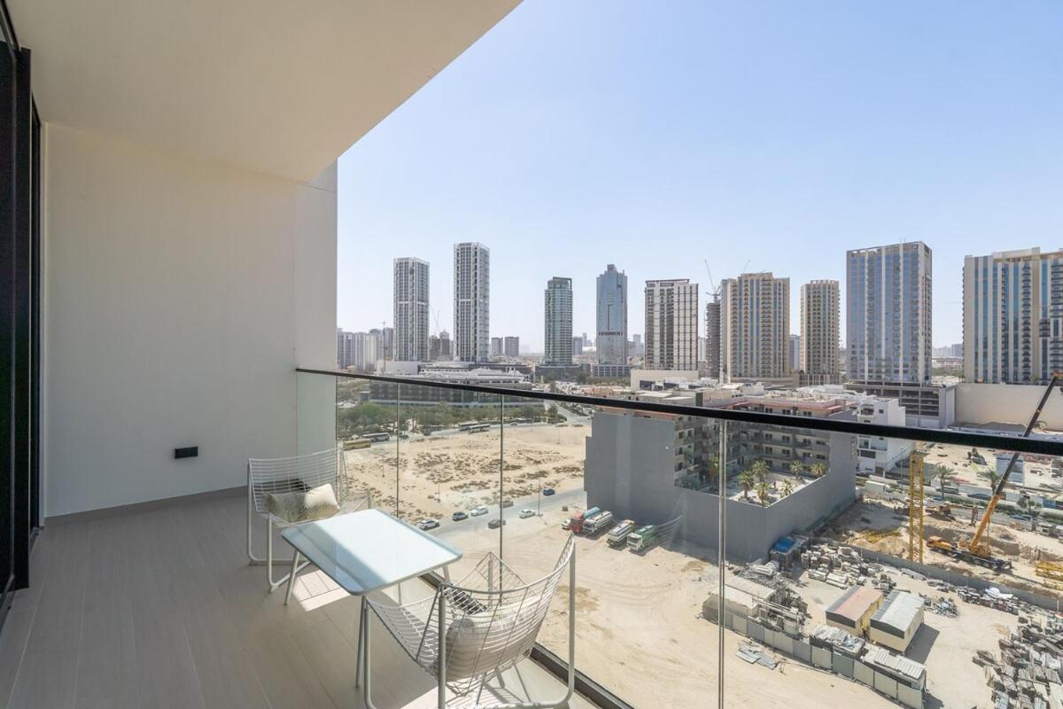 Modern 1bhk Binghatti Amber Managed By Czechin